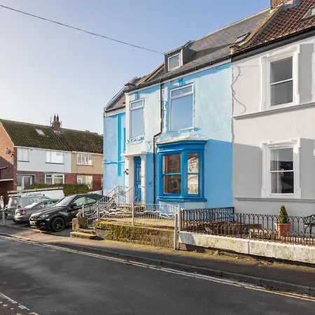 Compact Room, Free Private Parking * Whitby