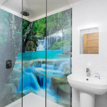 Compact Room, Free Private Parking 아파트 *